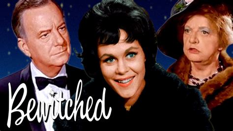  Bewitched : Une comédie familiale magique où Samantha se bat contre les préjugés et séduit avec son nez malicieux !